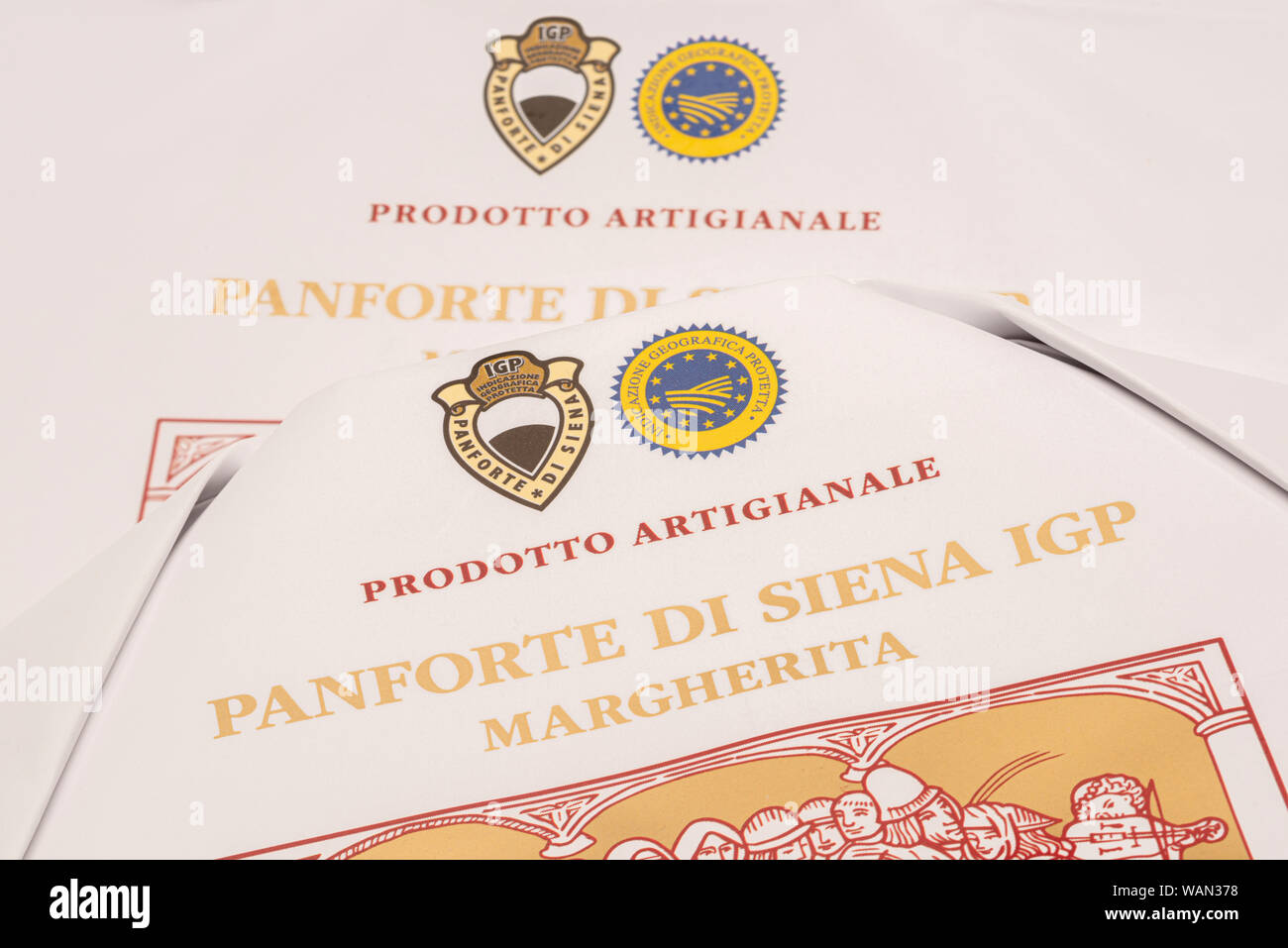 Traditionelle Panforte Di Siena, Italien, ein Zäh italienische Dessert mit Früchten und Nüssen. Stockfoto