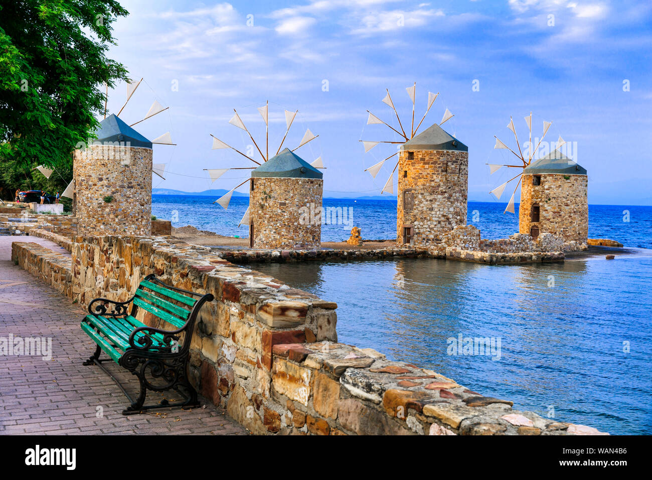 Traditionellen Windmühlen in Insel Chios, Griechenland. Stockfoto