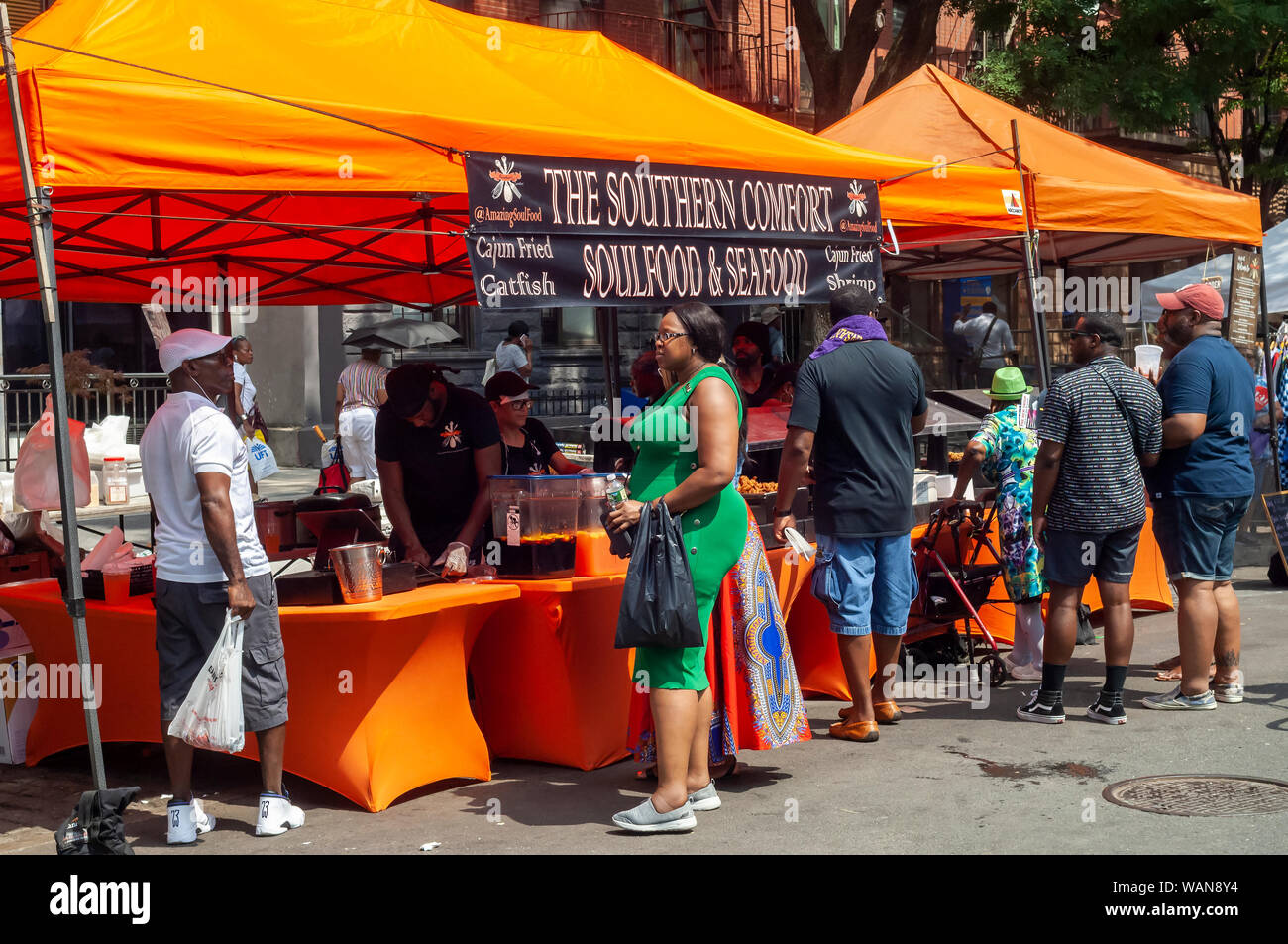 Harlem Woche Street Fair auf West 135 Street in Harlem in New York am Sonntag, 18. August 2019. (© Richard B. Levine) Stockfoto