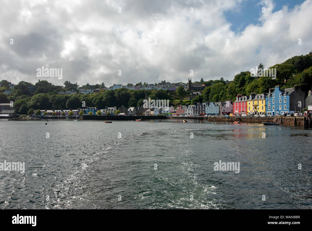 Die bunten Gebäude am Meer Tobermory Isle of Mull in Schottland Stockfoto