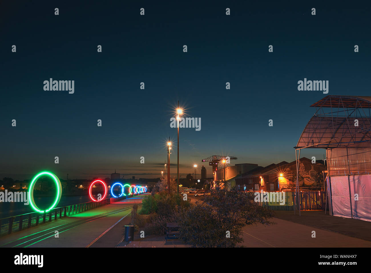 Nantes bunte Nacht und die Insel Ile de Nantes Sonnenuntergang Sonnenaufgang Stockfoto