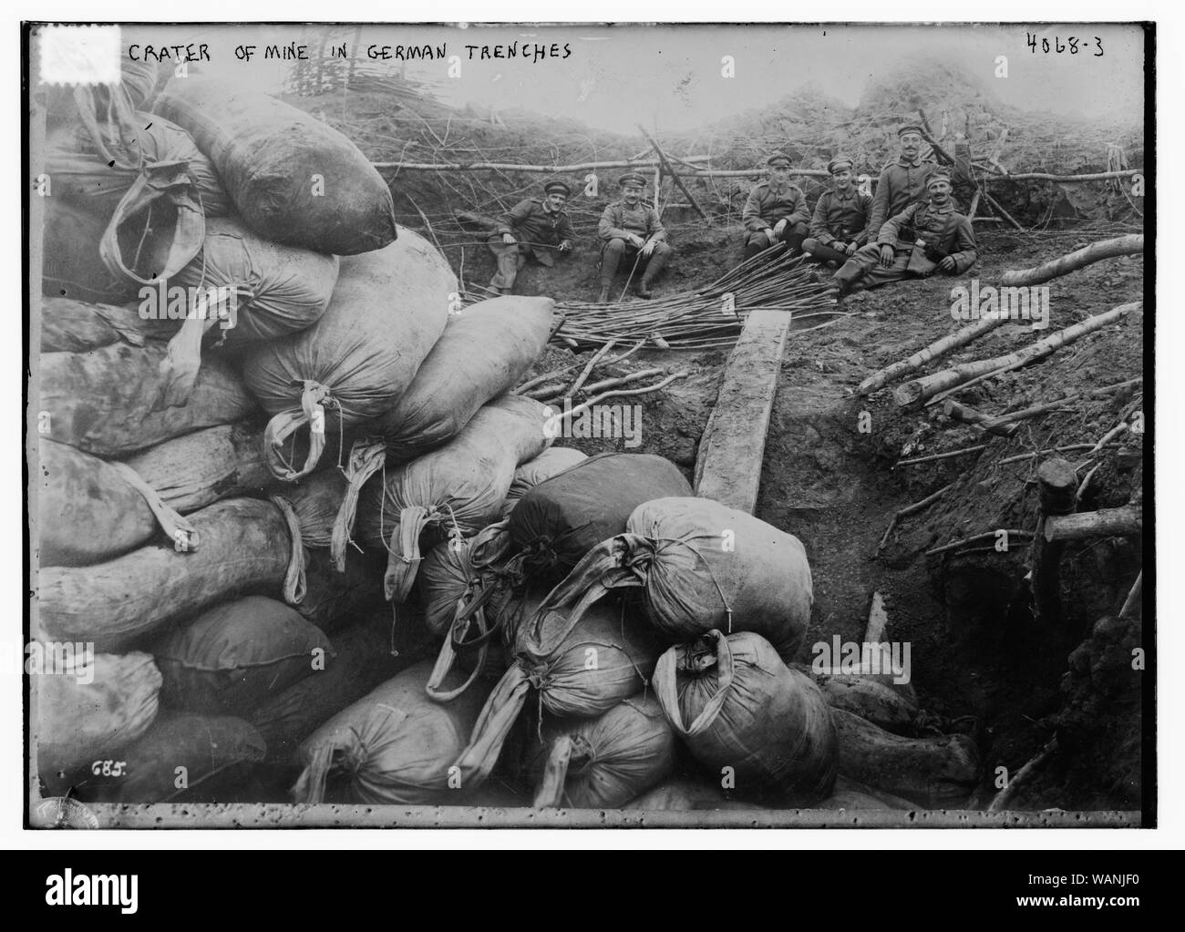 Krater von mir im deutschen Schützengräben Stockfoto