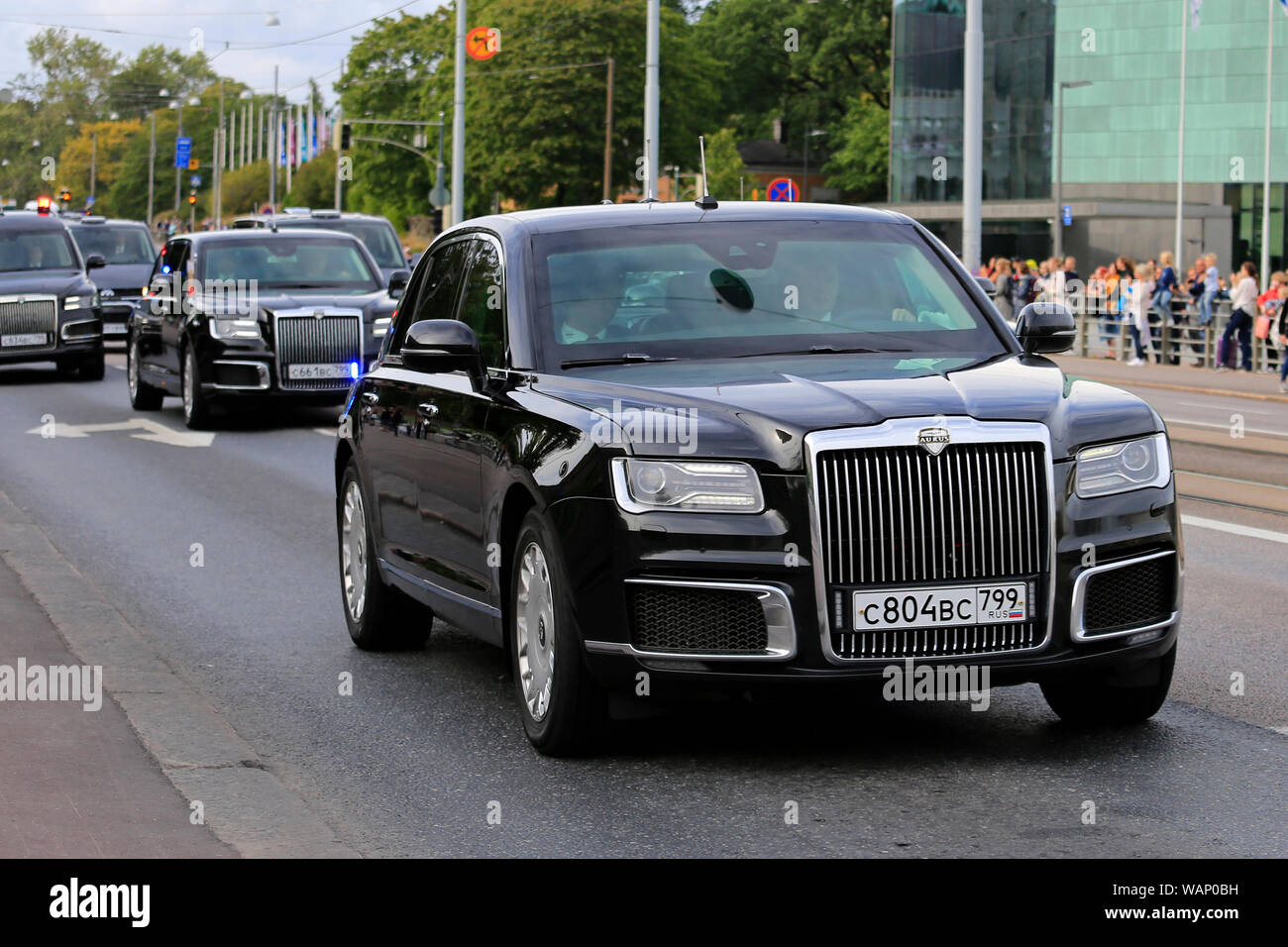 Helsinki, Finnland. August 21, 2019. Die Fahrzeugkolonne des Präsidenten und Kortezh Limousinen des russischen Präsidenten Wladimir Putin zur mannerheimintie, Helsinki. Präsident Wladimir Putin zahlt einen Arbeitsbesuch in Finnland am Mittwoch, den 21. August 2019. Credit: Taina Sohlman/Alamy leben Nachrichten Stockfoto