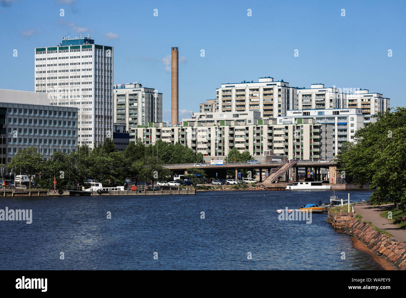 Merihaka Bezirk gesehen von Pitkäsilta Brücke in Helsinki, Finnland Stockfoto