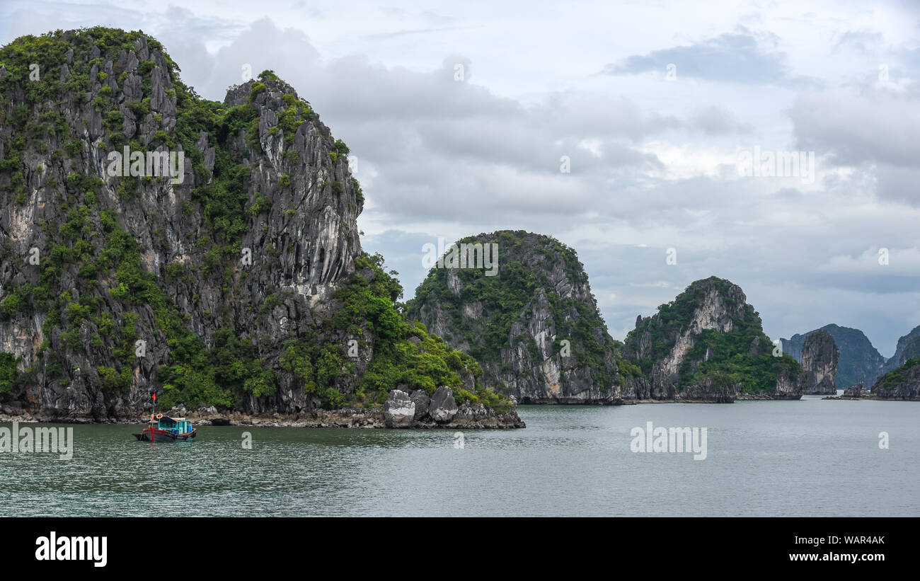 Schöne kleine Insel im Meer Stockfoto