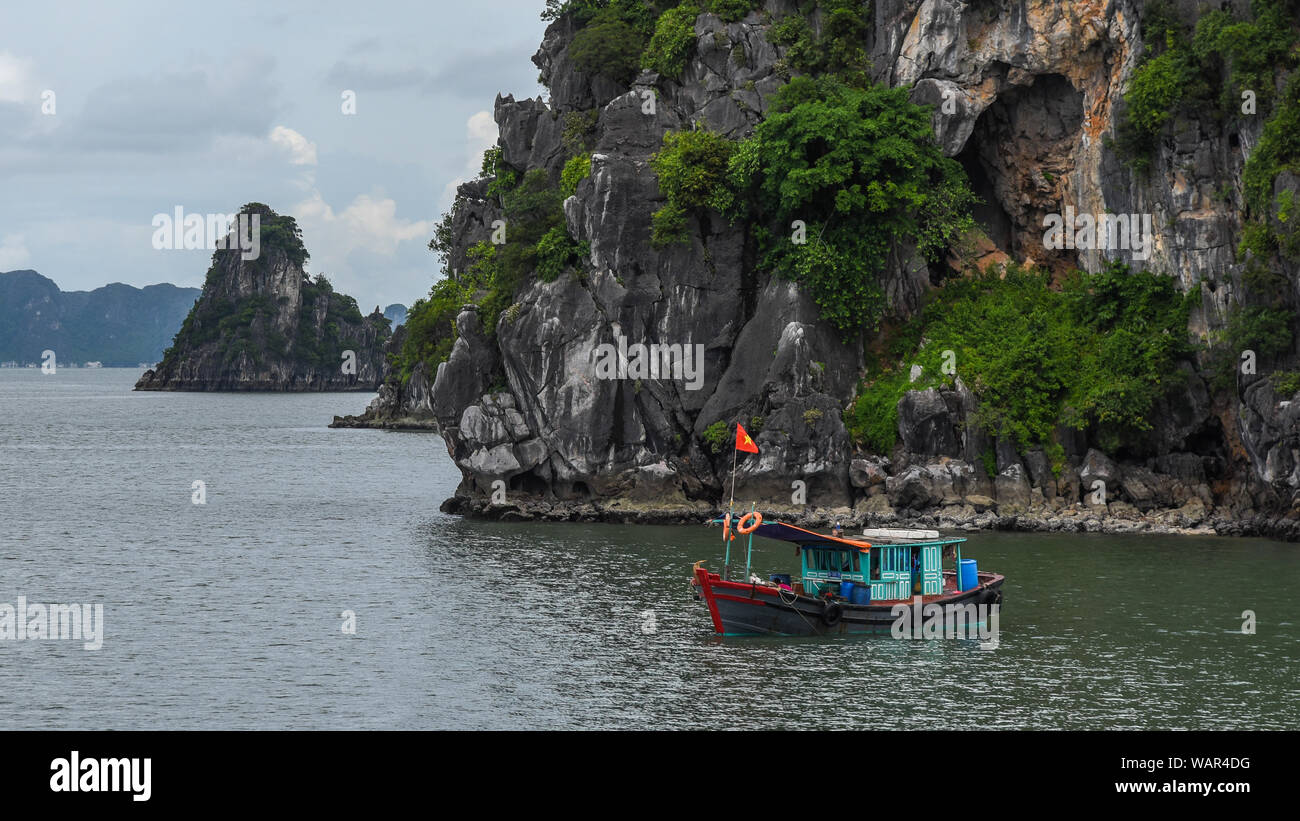 Boot in Ha Long Bay Stockfoto