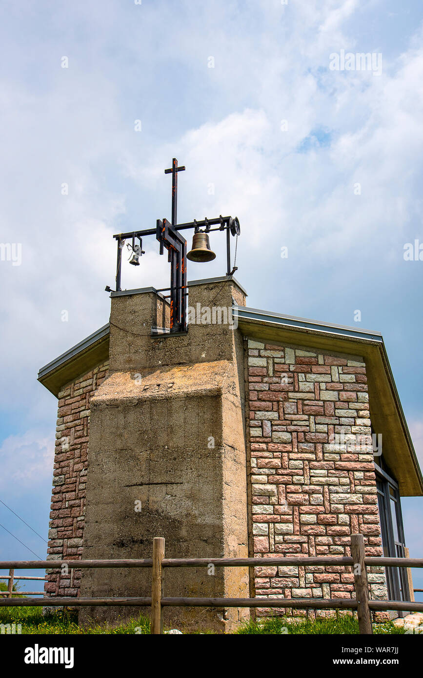 Szene an die Spitze des Monte Baldo oberhalb Malcesine am Gardasee Italien. Stockfoto