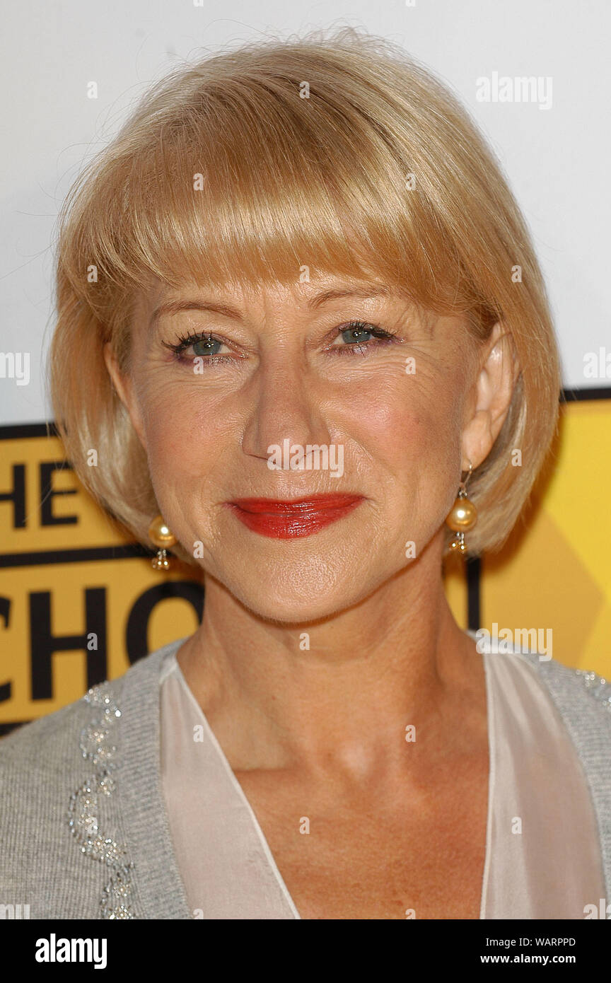 Helen Mirren Am 10. jährlichen Critics' Choice Awards im Wiltern LG Theatre in Los Angeles, CA. Die Veranstaltung fand am Montag, dem 10. Januar 2005. Foto von: SBM/PictureLux - Alle Rechte vorbehalten - Datei Referenz Nr. 33855-1493 SBMPLX Stockfoto
