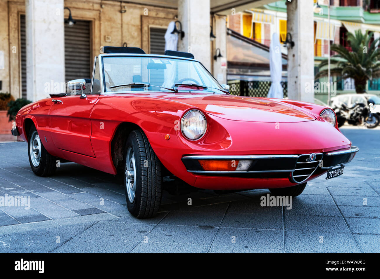 Rom, Italien, 20. Juli 2019: Anlässlich der römischen Hauptstadt Rallye Ereignis, eine Ausstellung von Oldtimern mit dem schönen roten Sport Auto Modell alfa Rom Stockfoto