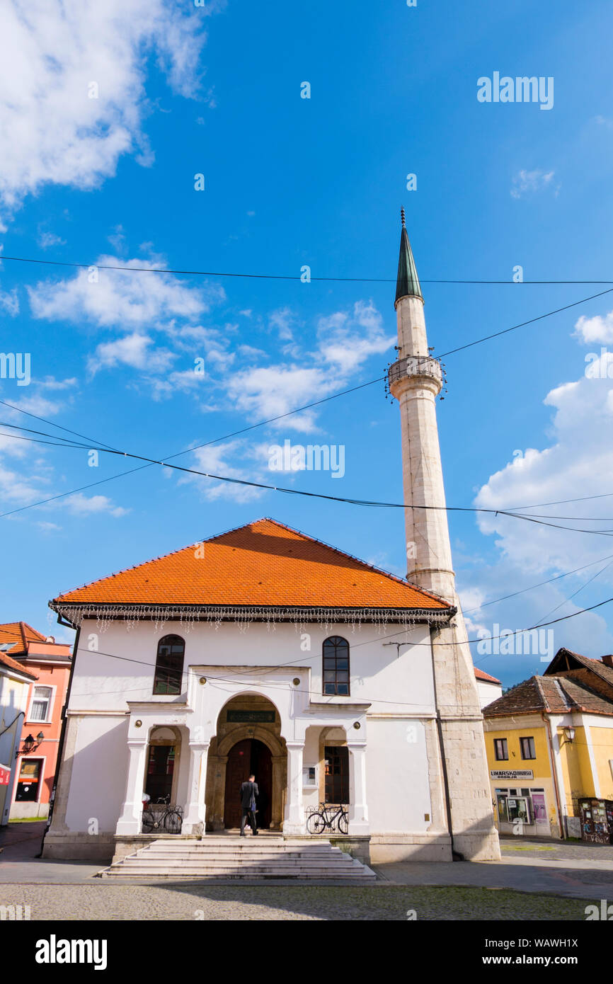 Hadzi Hasanova Carsijska Dzamija, Moschee, Trg Slobode, Altstadt, Tuzla, Bosnien und Herzegowina Stockfoto