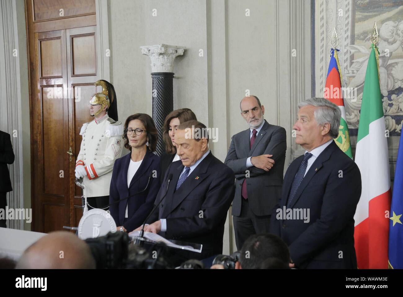 Rom, Italien. 22 Aug, 2019. Präsident Silvio Berlusconi - Forza Italia - mit Mariastella Gelmini, Anna Maria Bernini und Antonio Tajani, Berichte an die Presse die Beschlüsse seiner Partei in Bezug auf die Regierung Krise erklärte er dem Präsidenten der Republik Mattarella, während der Konsultationen auf das Quirinale. (CLAUDIO SISTO/Fotogramma, Rom - 2019-08-22) p.s. Credit: Unabhängige Fotoagentur Srl/Alamy leben Nachrichten Stockfoto