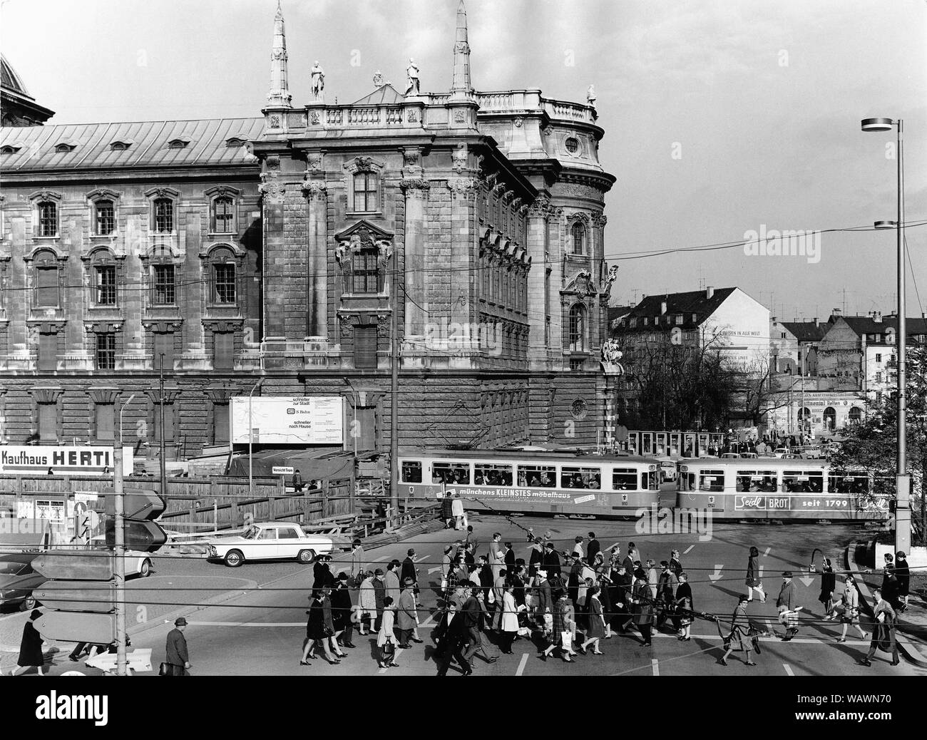 Justizpalast am Stachus, Karlsplatz, um 1970, München, Bayern, Deutschland Stockfoto