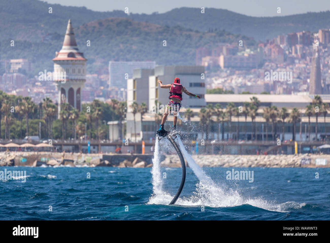 Mann, Wasser Jet Pack Barcelona, Spanien, 10.-13. Juli, 2019 Stockfoto