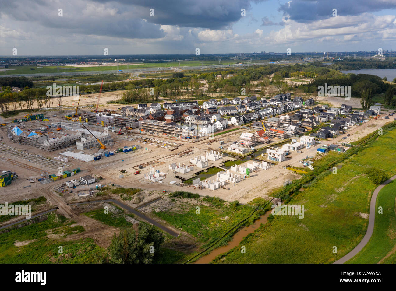 Luftbild der neuen Entwicklung Nachbarschaft De Krijgsman in Steenwijk, Niederlande Stockfoto