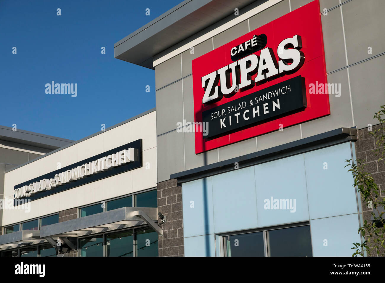 Ein logo Zeichen außerhalb eines Cafe Zupas Restaurant Lage in Lehi, Utah am 28. Juli 2019. Stockfoto