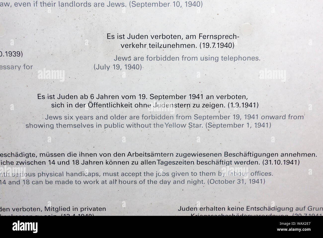 Sone des WWII Nazi anti-jüdischen Staat Ordnungen (nicht öffentliche Telefone verwenden können, muss der gelbe Stern tragen), München, Deutschland (Infos im Anhang). Stockfoto