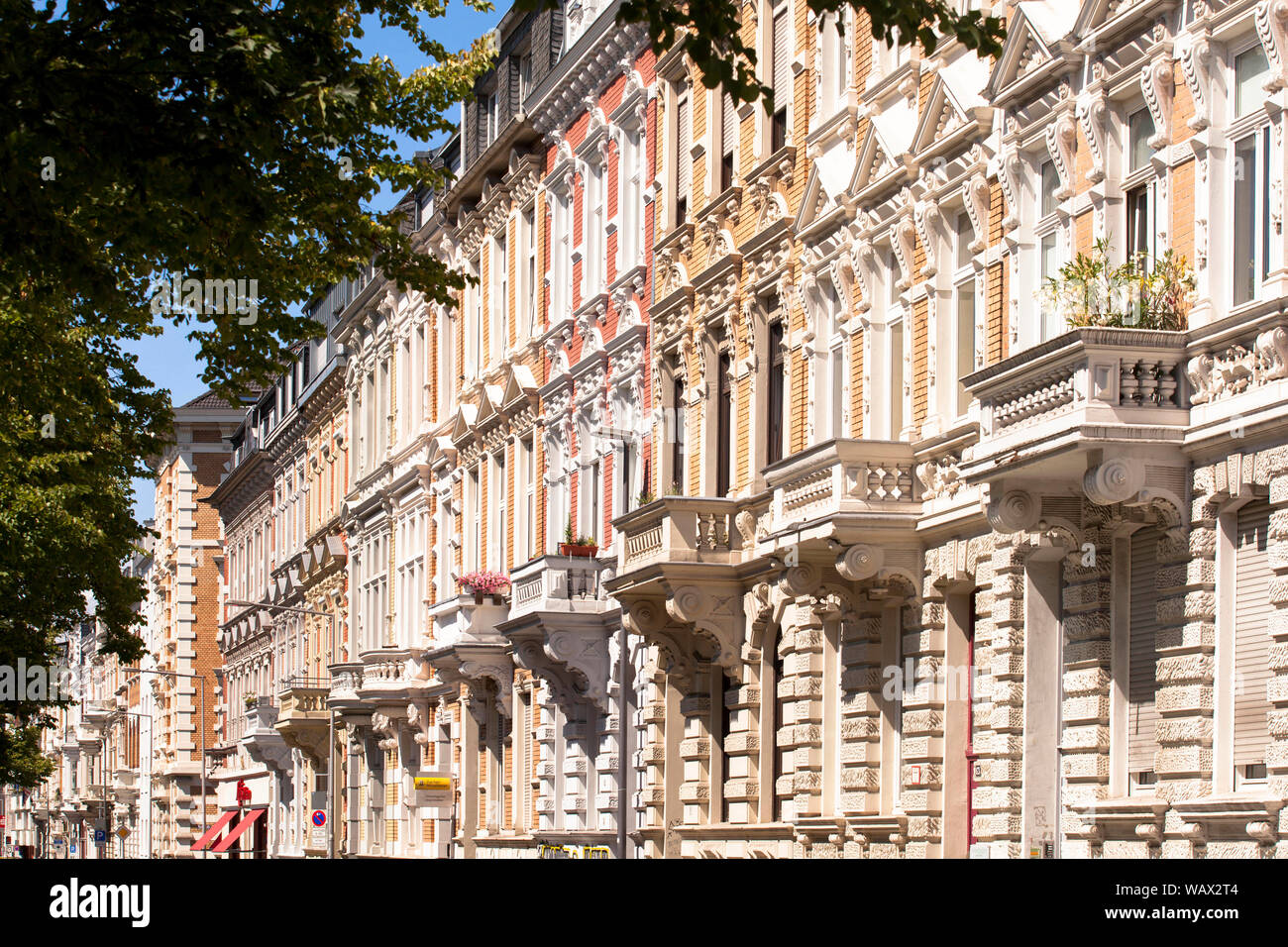 Häuser auf Oppenhoffallee im Frankenberger Viertel, Aachen, Nordrhein-Westfalen, Deutschland. Gruenderzeithaeuser an der Oppenhoffallee im Frankenber Stockfoto