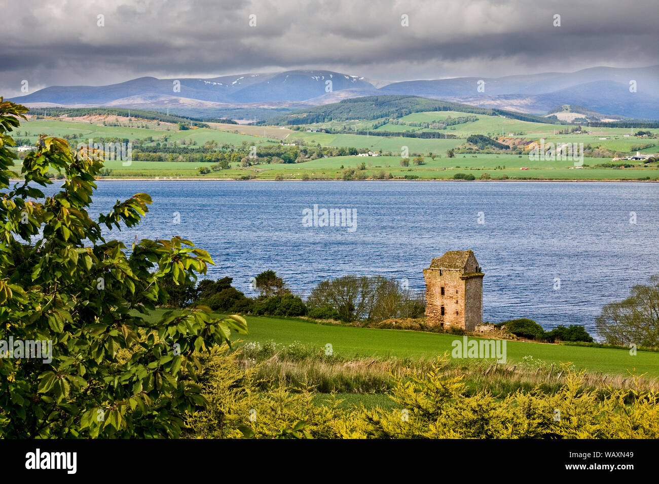 Castlecraig am Nordufer des Black Isle mit Blick auf Cromarty Firth. Stockfoto