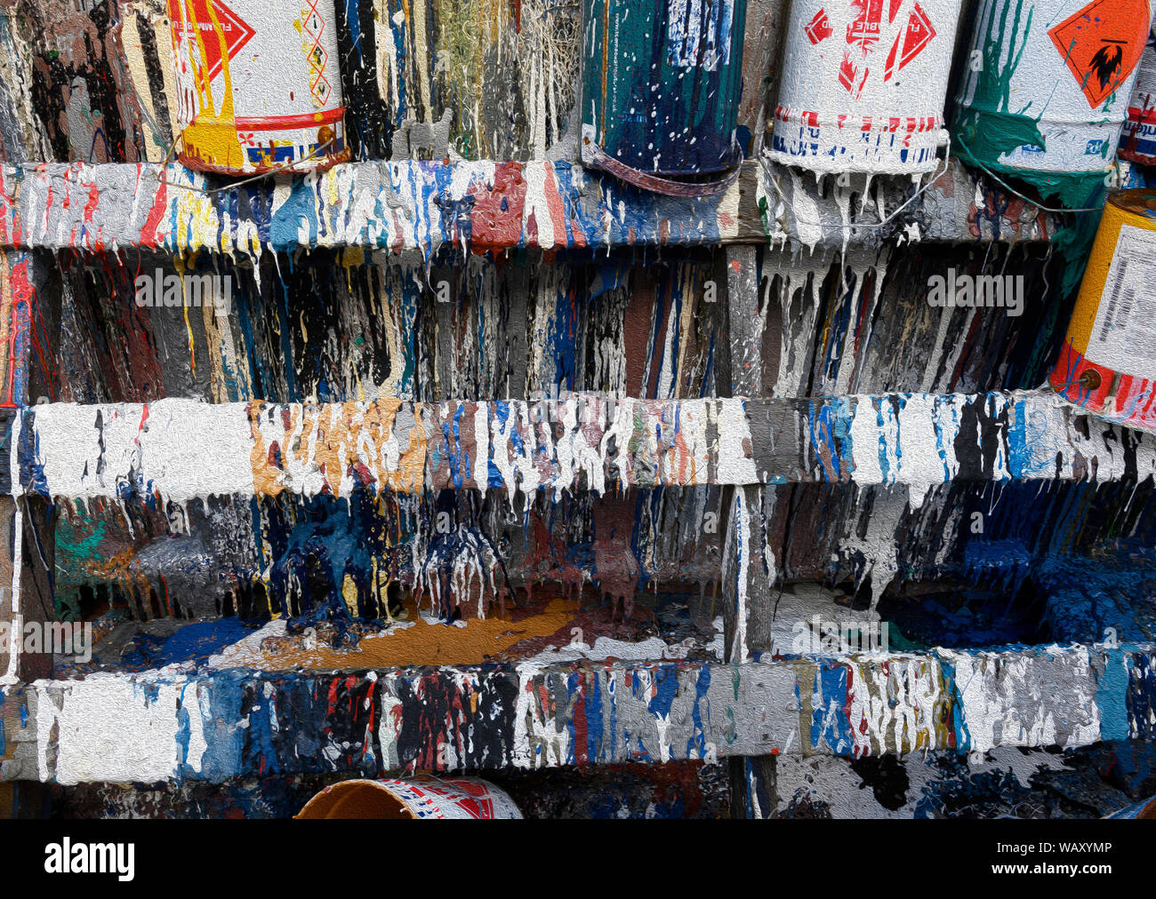 Verworfen Farbdose machen abstrakte Bilder am Hafen, MacDuff, Aberdeenshire, Schottland, Großbritannien Stockfoto
