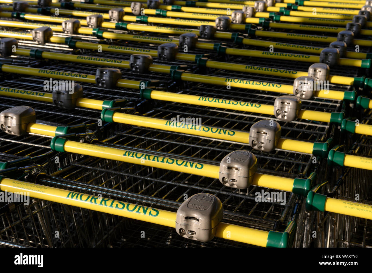 Morrisons Supermarkt Einkaufswagen. Stockfoto