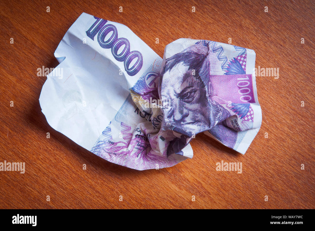 Konzept für die tschechische Währung Abwertung oder Wirtschaftskrise Stockfoto