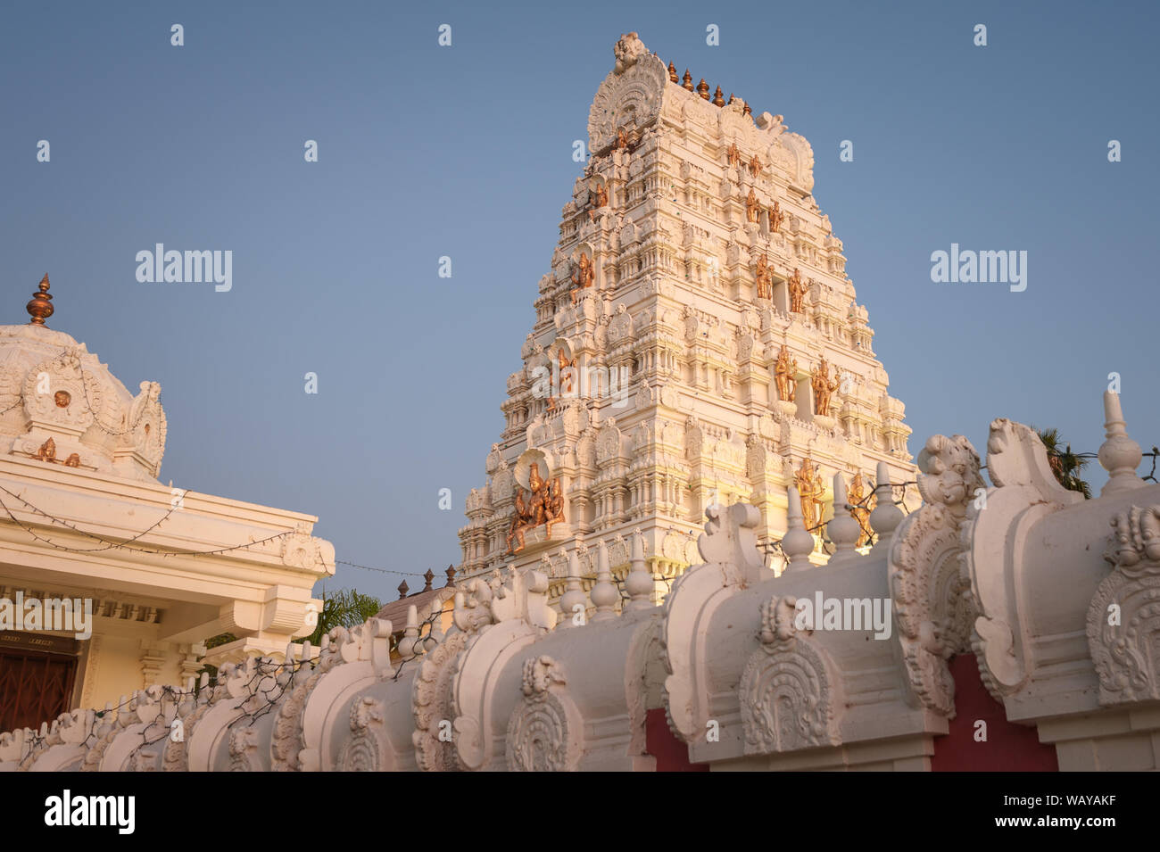 Malibu Hindu Templed fotografierte während des Sonnenuntergangs in Calabas, CA Stockfoto