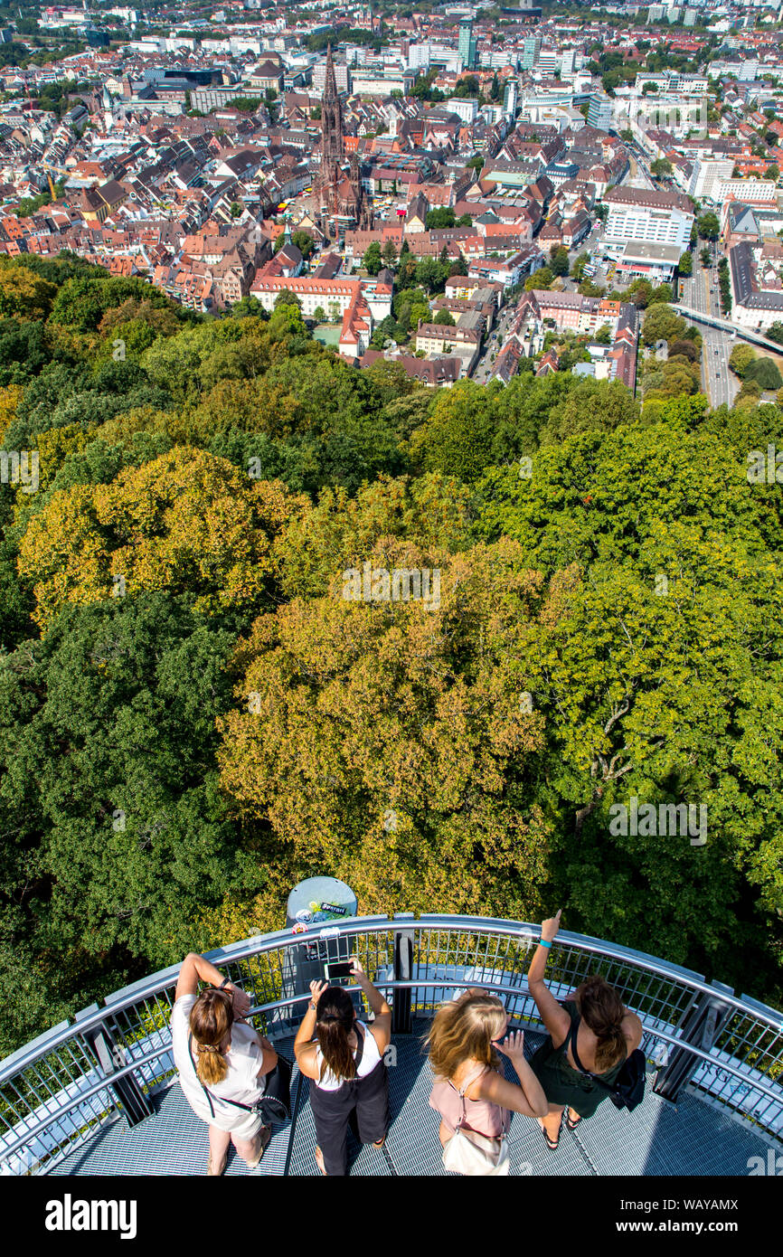 Freiburg im Breisgau, Aussichtsturm auf dem Burgberg, Castle Hill Tower, Blick über die gesamte Stadt, Stockfoto
