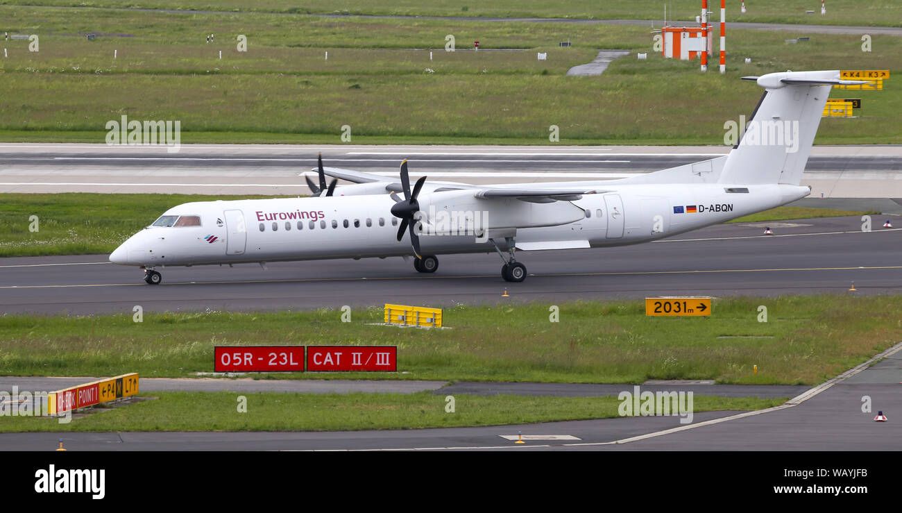 Düsseldorf, Deutschland - 26. MAI 2019: Eurowings Bombardier Dash 8 402 (CN 4124) Taxi im Flughafen Düsseldorf. Stockfoto