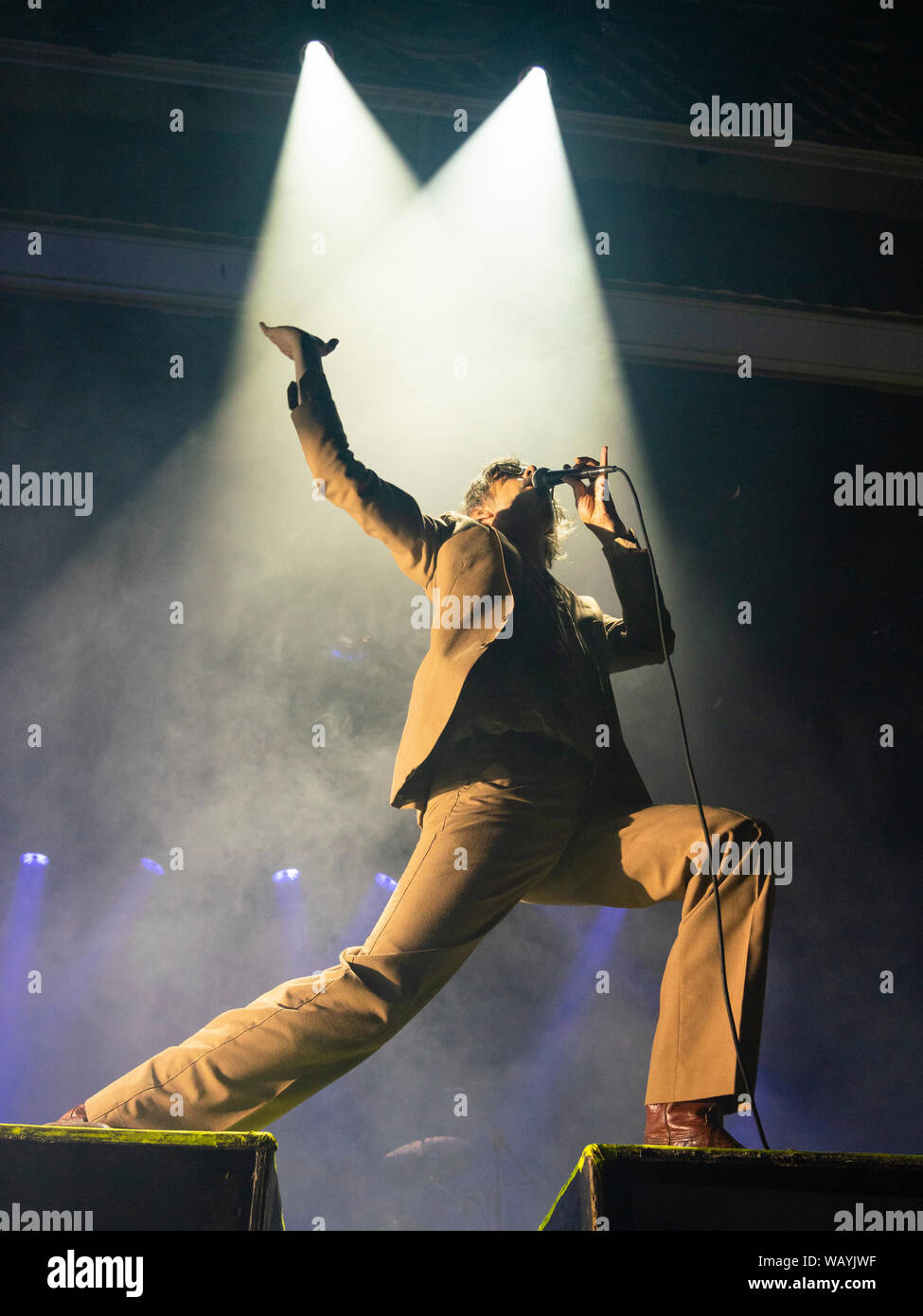 Edinburgh, Schottland, Großbritannien. 22. August 2019. Jarvis Cocker in Edinburgh International Festival 2019. Der unnachahmliche Zellstoff Frontmann und solo Künstler bleibt eine unglaublich vitale Kraft in der Musik, Songs aus seiner glanzvollen Karriere. Er kehrt in das Internationale Festival mit seinem neuen Projekt JARV IST. Iain Masterton/Alamy Leben Nachrichten. Stockfoto