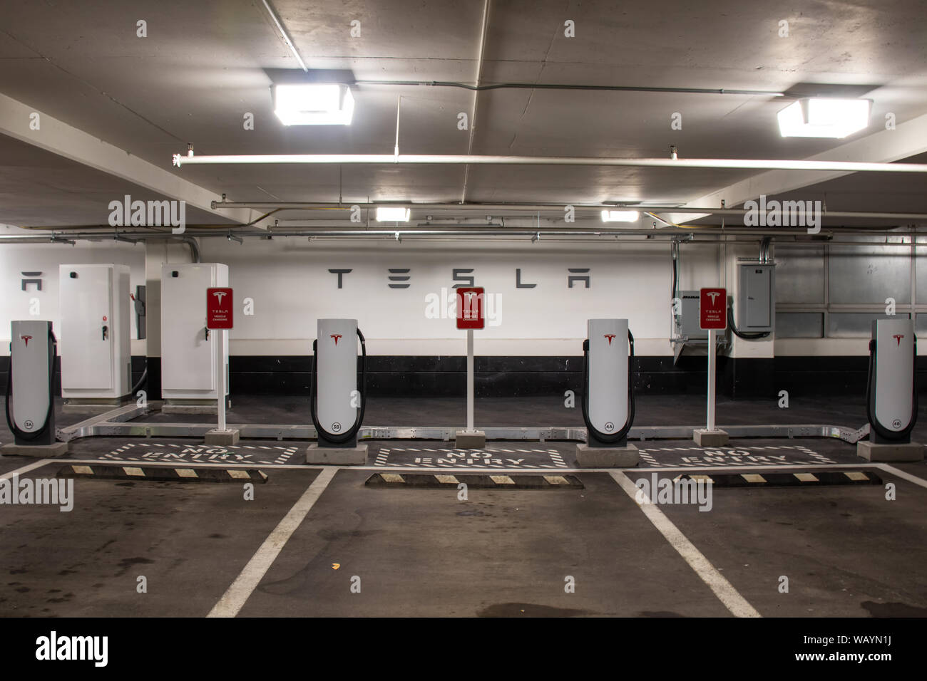Tesla Urban Kompressor Station in der Parkgarage an der Toronto's Easton Centre Mall. Stockfoto