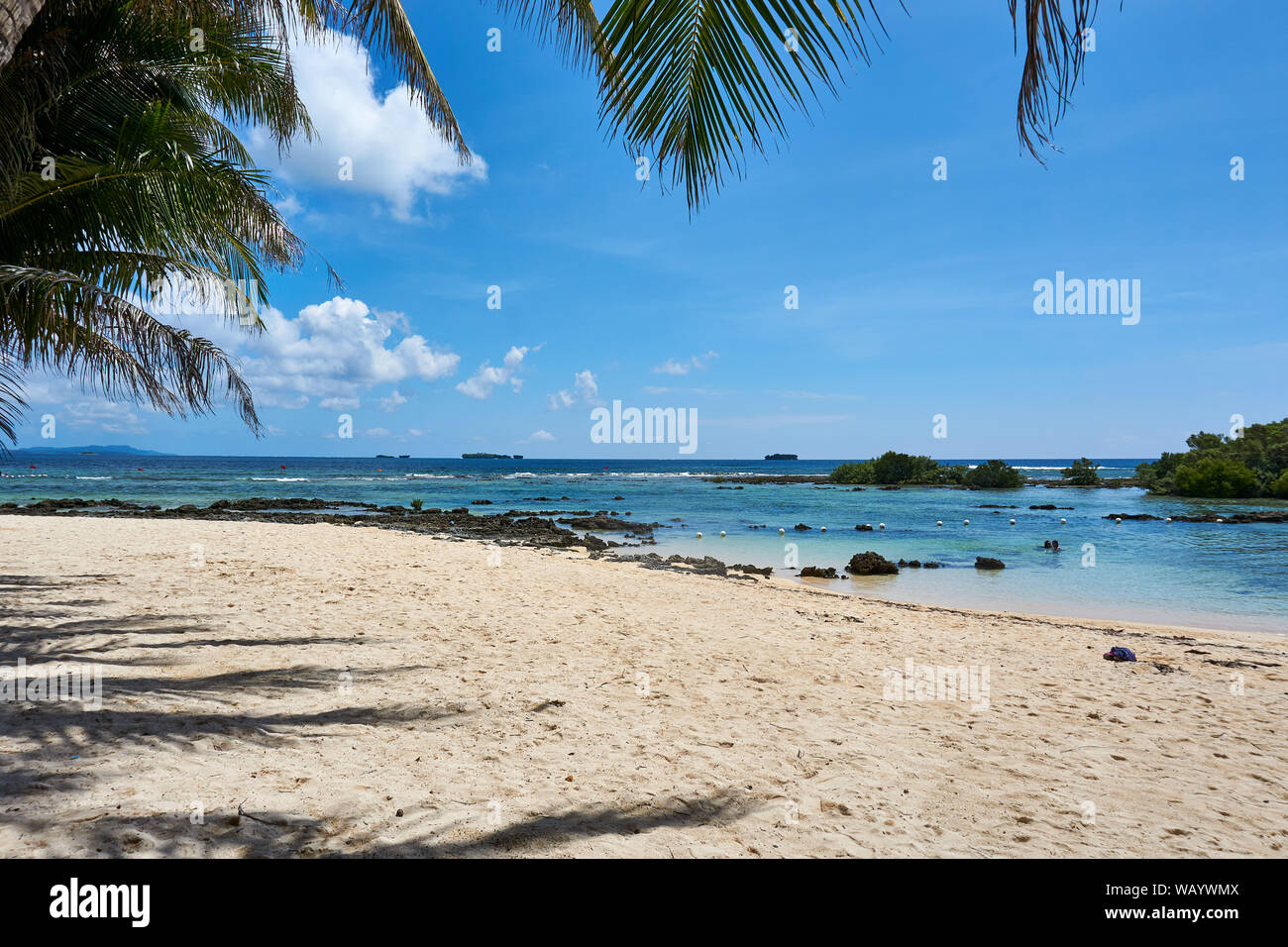 Philippinen, Siargao Island, 20. Juli 2019: Die Menschen besuchen Wolke 9, berühmte surf Sport in Philippinen Stockfoto