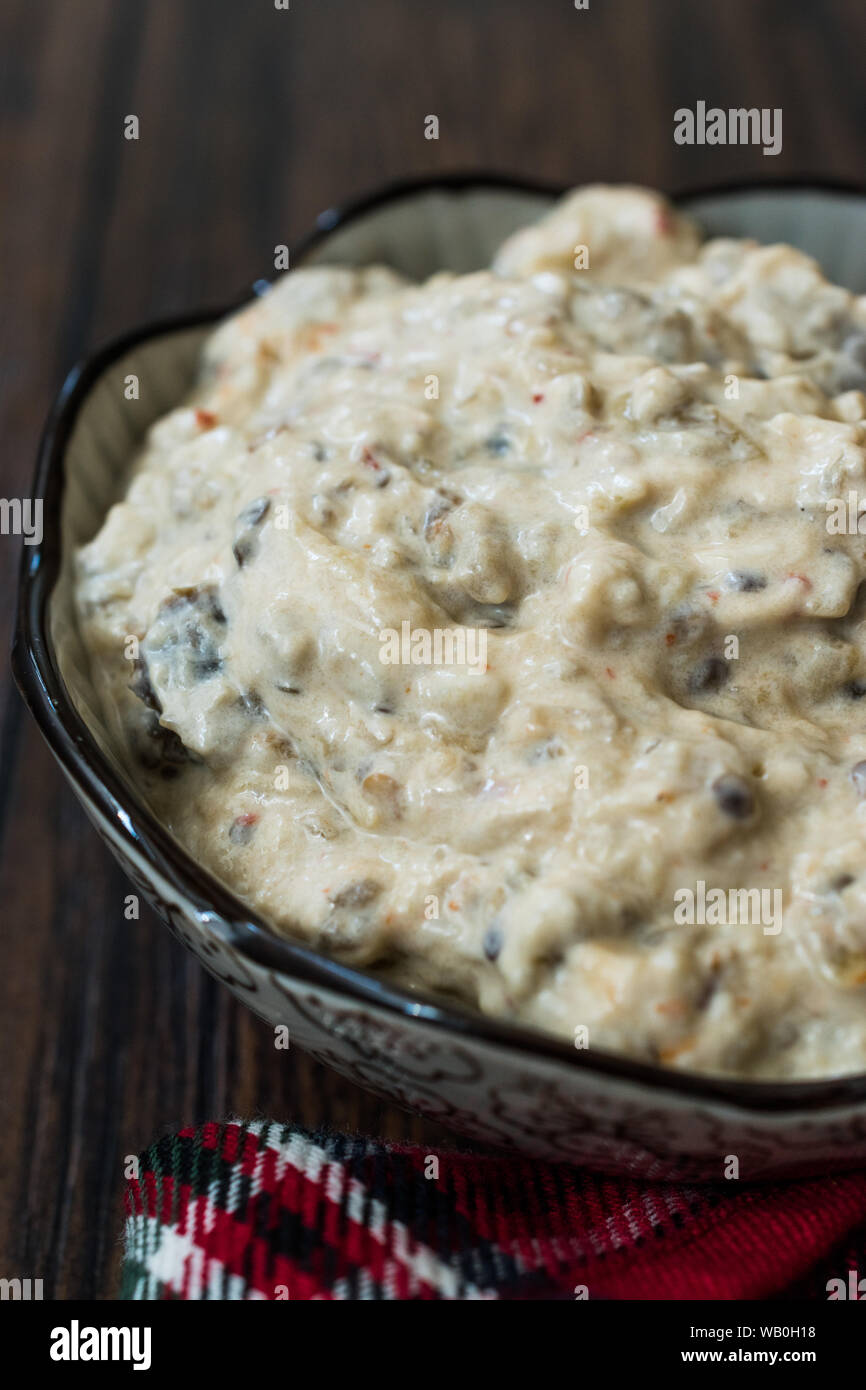 Auberginen Dip Baba Ghanoush/Ganoush (Mutabbal) mit Tahini und ...