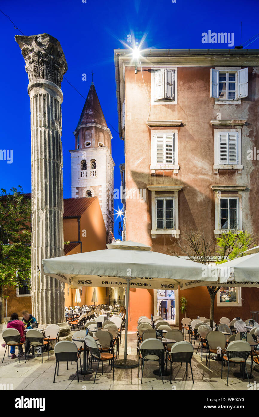 09. Mai 2019. Zadar. Kroatien. Die römische Säule auf dem Platz Petra Zoranica in Zadar. Stockfoto