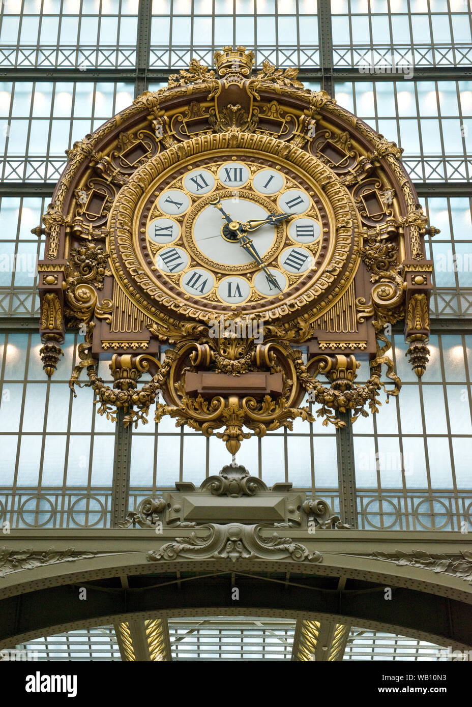 Uhr der alte Bahnhof in der Haupthalle des Musée d'Orsay. Paris, Frankreich Stockfoto