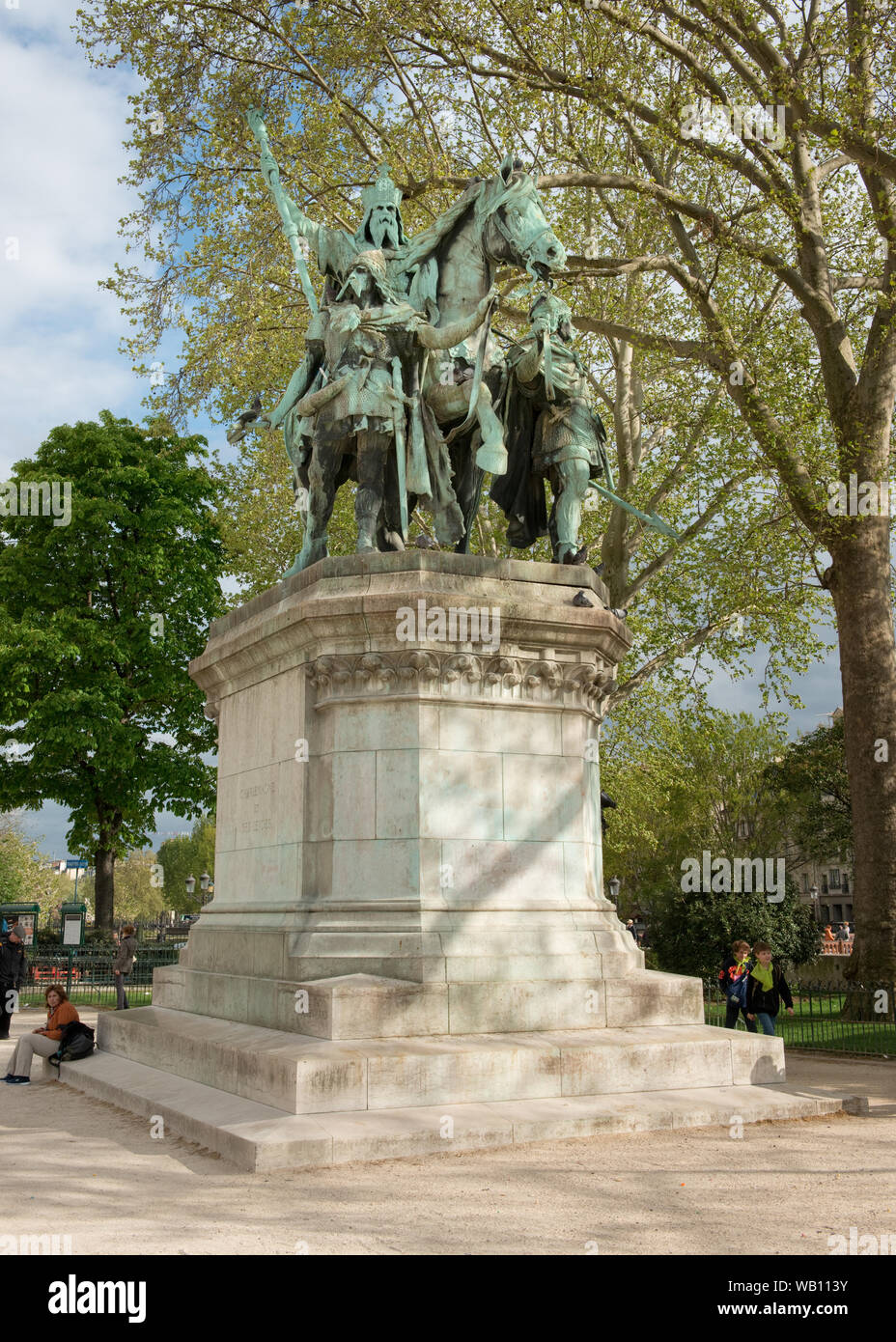 Bronze Statue Karls des Großen et ses Leudes. Plaza von Notre-Dame. Paris, Frankreich Stockfoto