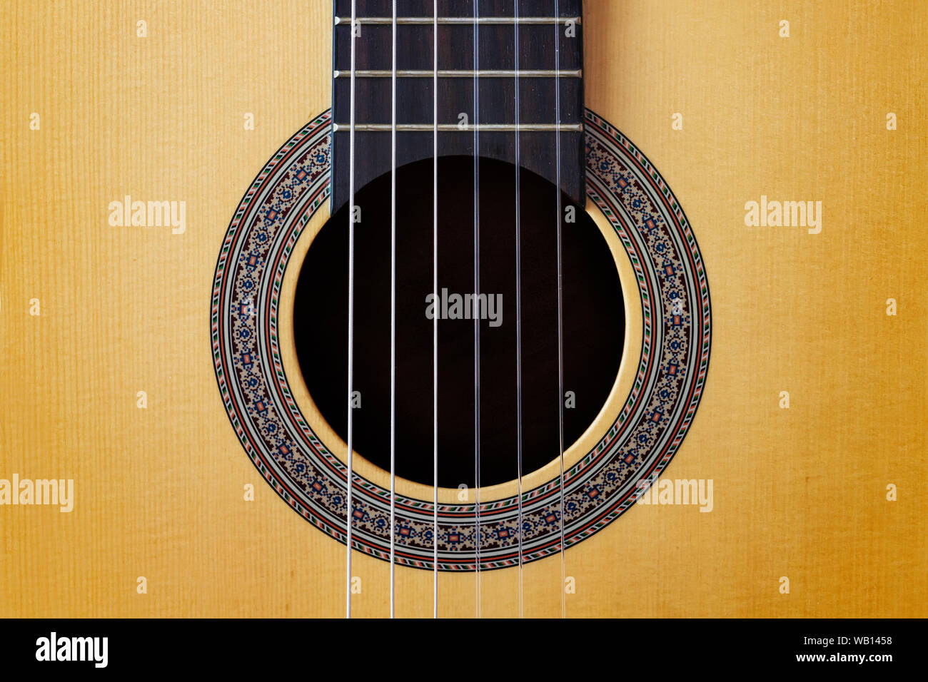 Zusammenfassung Hintergrund Holz- spanische Klassik Gitarre mit Nylonsaiten auf Stockfoto
