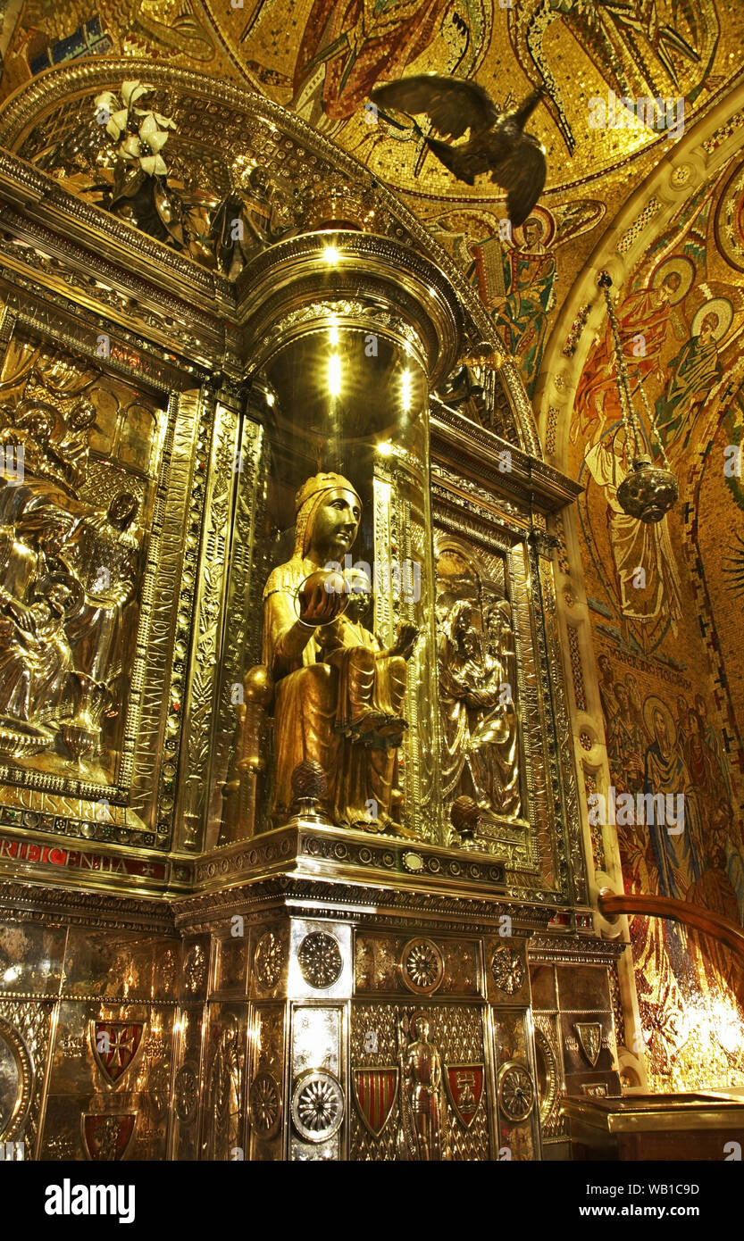 Jungfrau von Montserrat in Santa Maria de Montserrat Kloster in der Nähe von Barcelona. Spanien Stockfoto