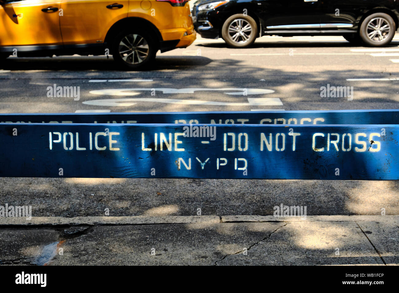 New Yorker Polizei (NYPD), Polizei - 'Cross' Barriere. Stockfoto