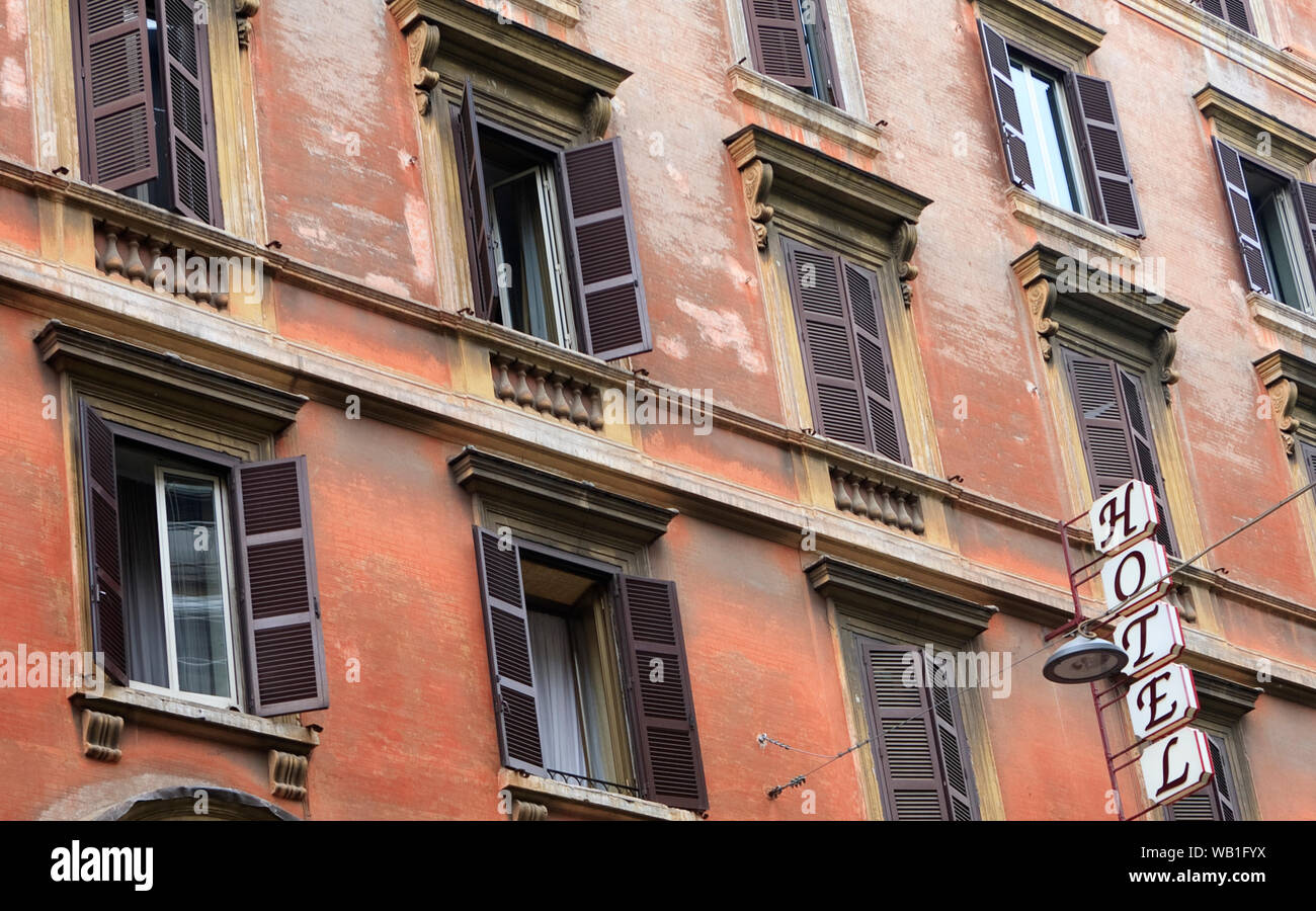 Das Äußere eines Hotels in Rom, Italien Stockfoto