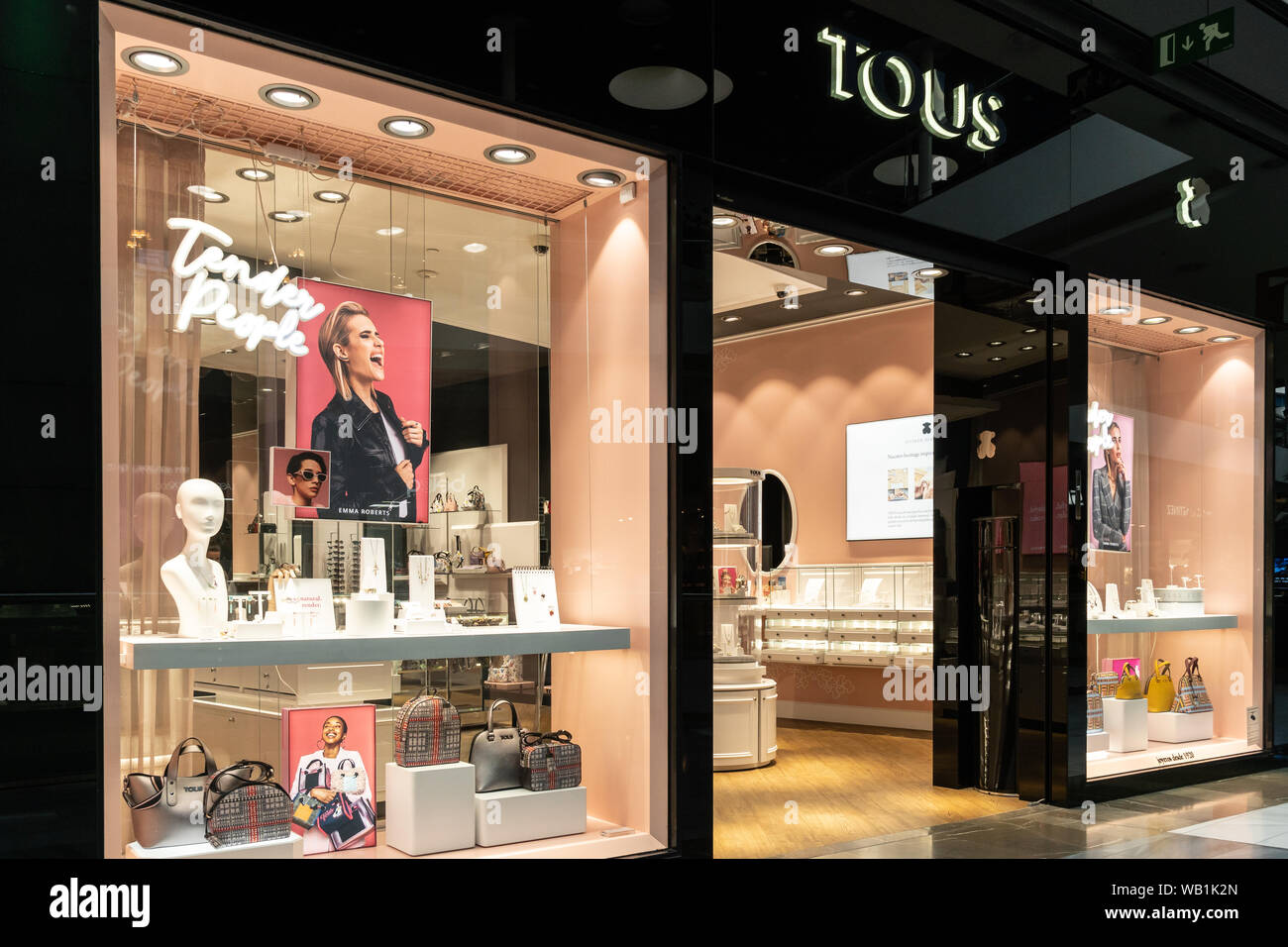 Santiago de Compostela, Spanien, 22. August 2019: Tous Store auf Shopping Mall als Cancelas Stockfoto