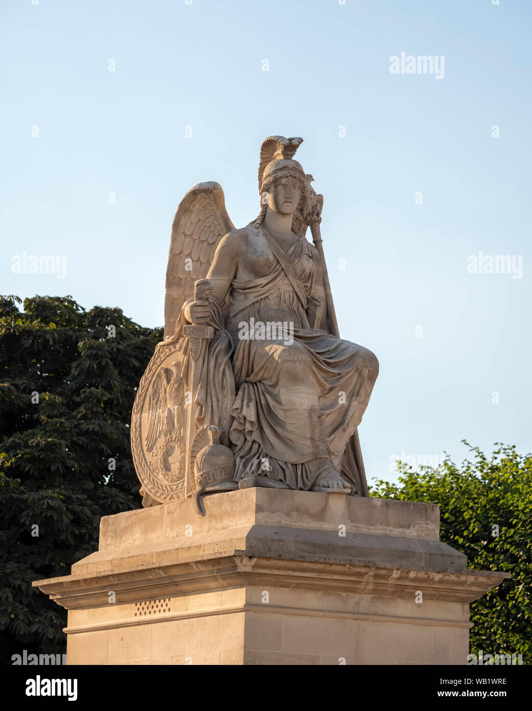 PARIS, FRANKREICH - 03. AUGUST 2018: Die Statue La France Victorieuse von Antoine-Francois Gerard im Jardin des Tuileries Garden Stockfoto