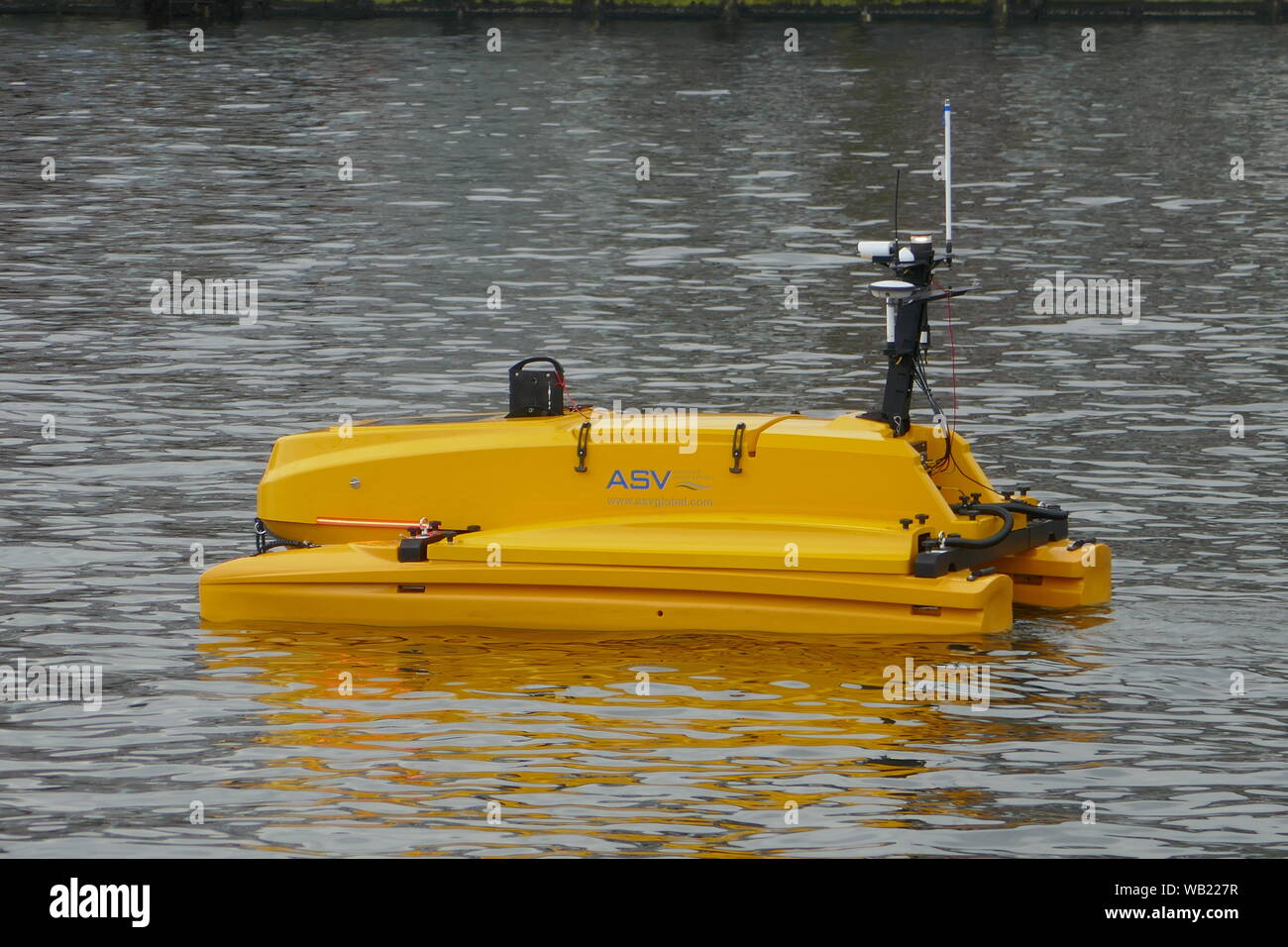 Ocean Futures Forum London, dockside Schiff Demonstration der neuesten Entwicklungen im Bereich der unbemannten Oberfläche Fahrzeuge und U-Boot Drohnen. Stockfoto