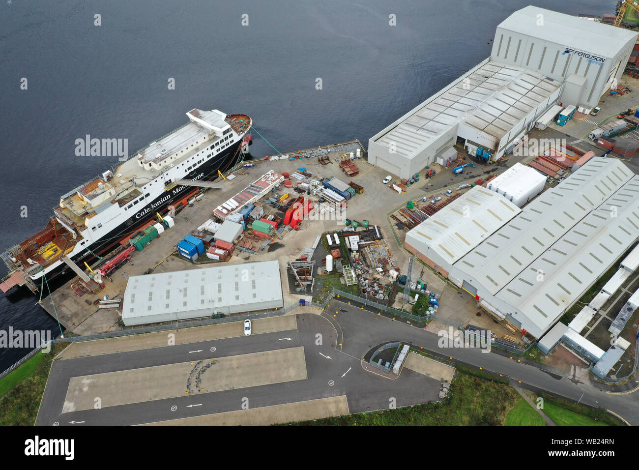 Antenne drone Ansicht von Ferguson Marine verstaatlicht Werften auf dem Clyde Stockfoto