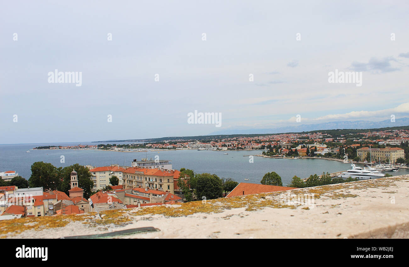 Anzeigen von Zadar aus der Glockenturm des Sv. Anastasia Stockfoto