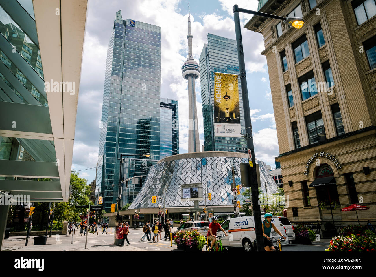 Toronto CN Tower und Roy Thompson Hall, Toronto Symphony Orchestra, Music Hall Stockfoto