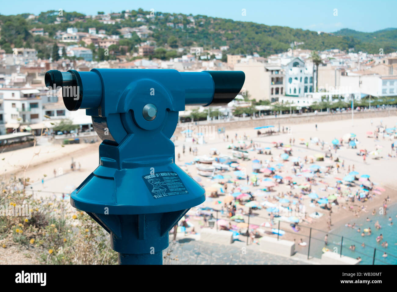 Turm viewer wies auf Tossa De Mar Stadt und Strand in Spanien Stockfoto