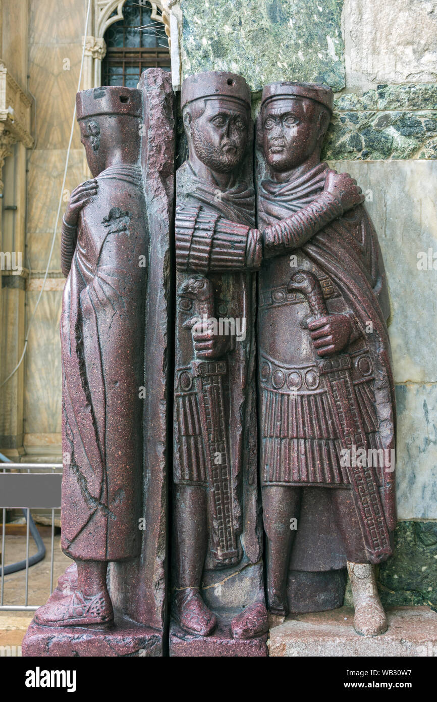 Skulptur der vier Tetrarchs in der Basilika di San Marco (St Mark's Basilika), Saint Mark's Square, Venedig, Italien Stockfoto
