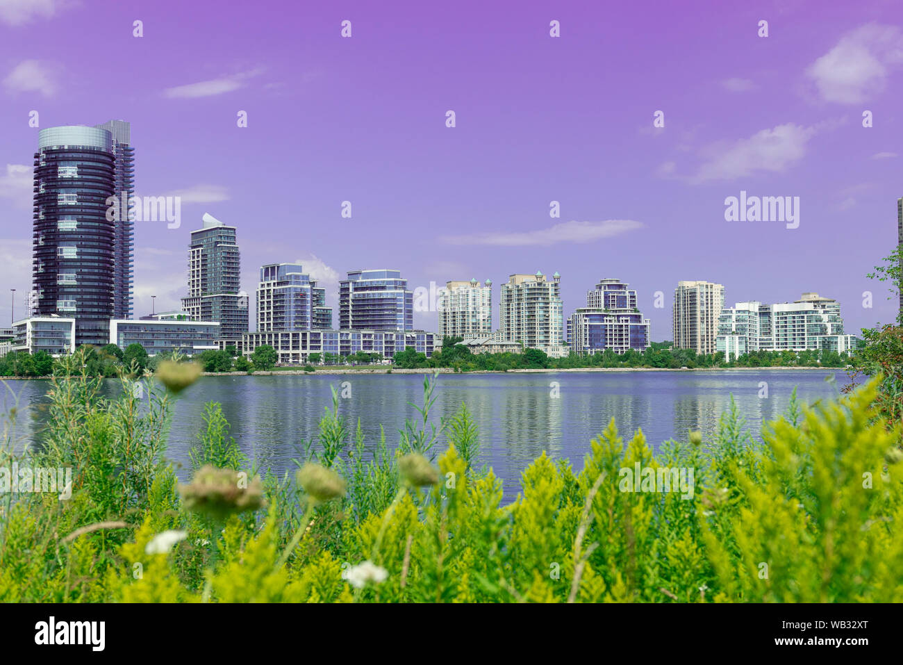 Sehenswürdigkeiten Blick auf die modernen Gebäude in der Nähe des Humber Bay Park in Etobicoke, Ontario, Kanada Stockfoto