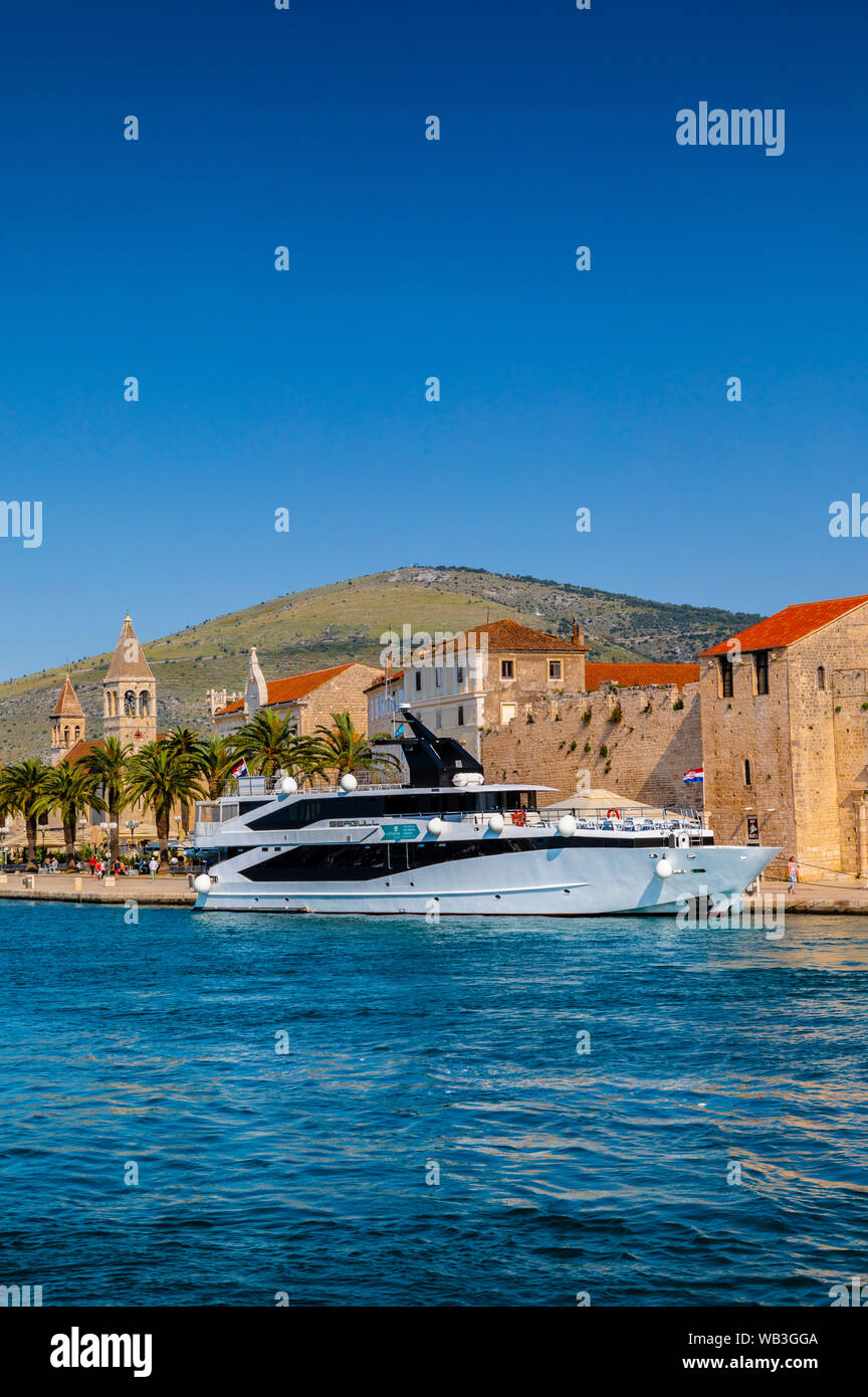 Trogir Hafen, Trogir, Dalmatinische Küste, Kroatien, Europa Stockfoto