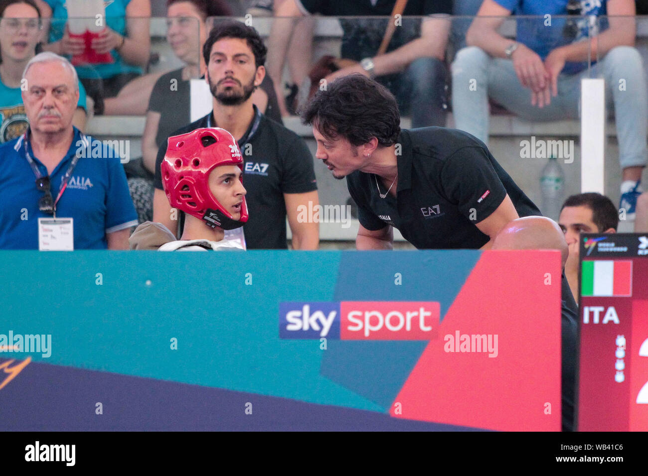 IL TECNICO DER ITALIENISCHEN NATIONALMANNSCHAFT UND L'azzurro DELL'AQUILA während Roma 2019 World Taekwondo Grand Prix (Tag 2), Rom, Italien, 08. Jun 2019 Kontakt S Stockfoto